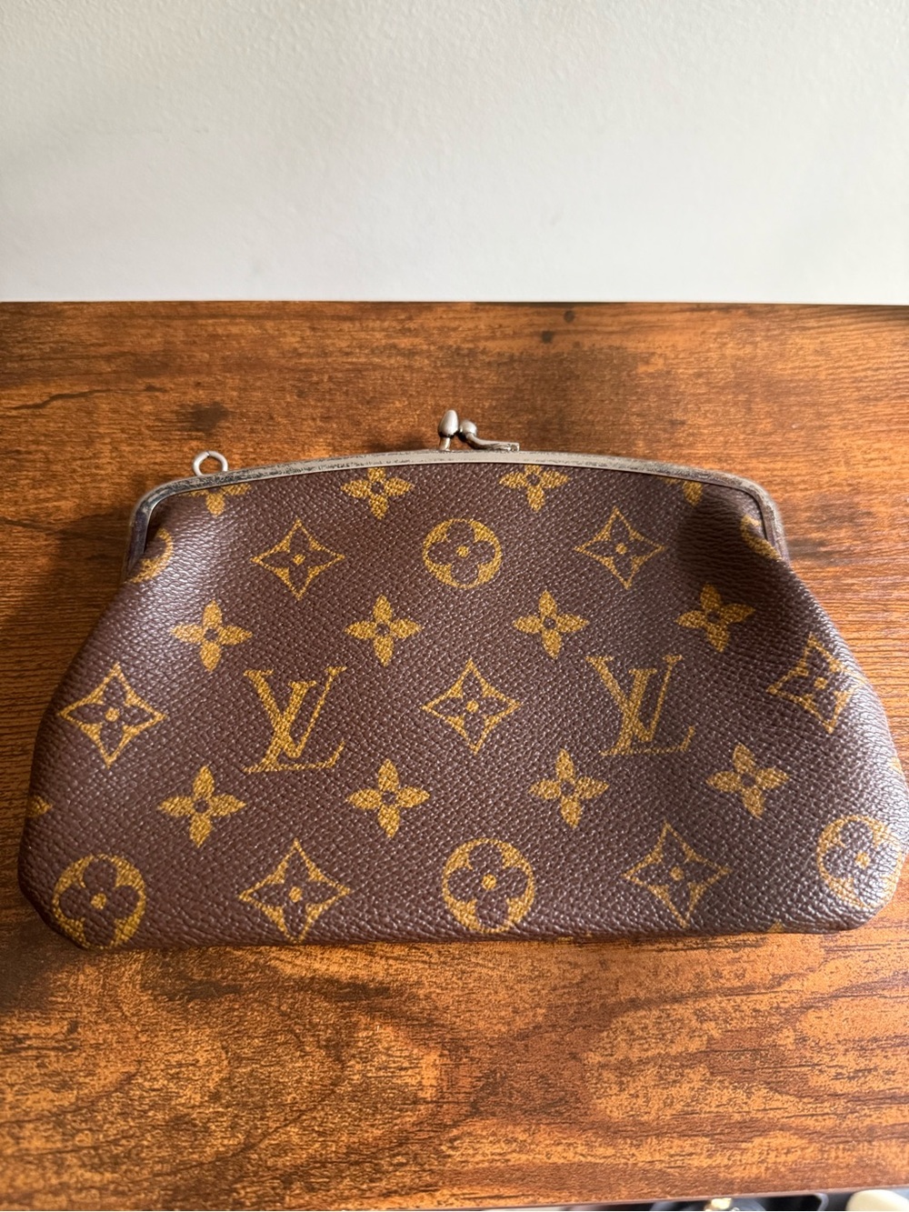Louis Vuitton Brown Monogram Kiss-Lock Coin Pouch - Picture 4 of 7
